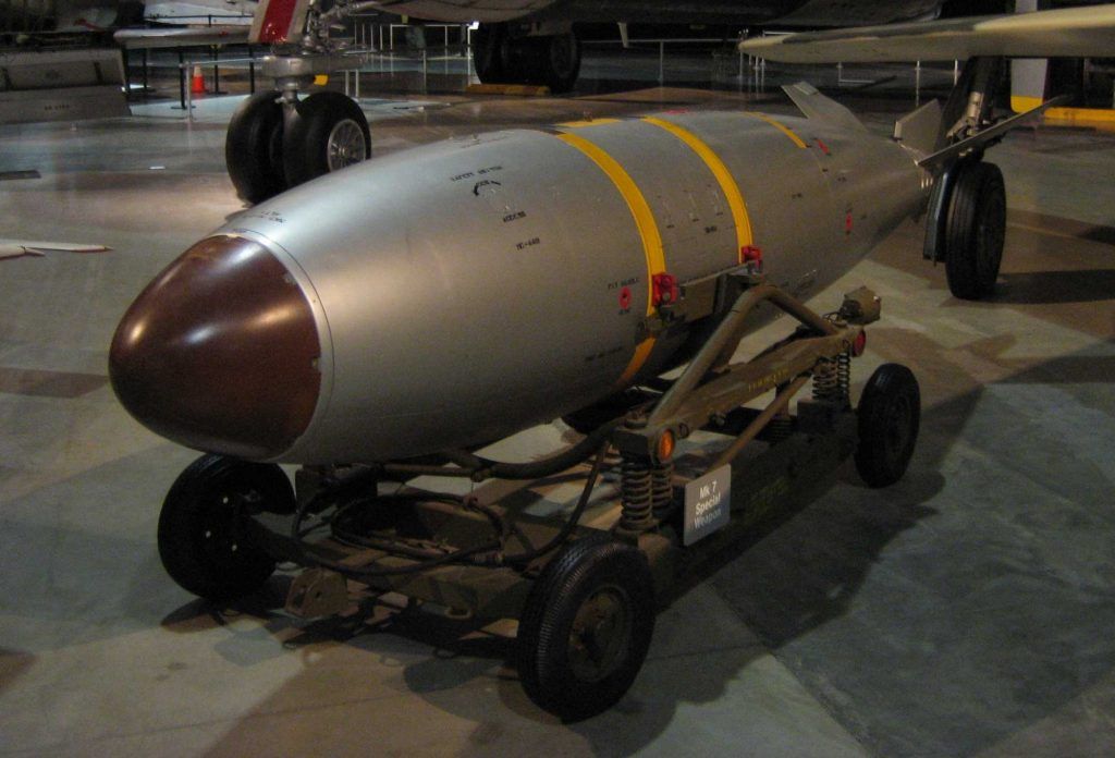 Extinderea desfășurării armelor nucleare în Europa de către SUA